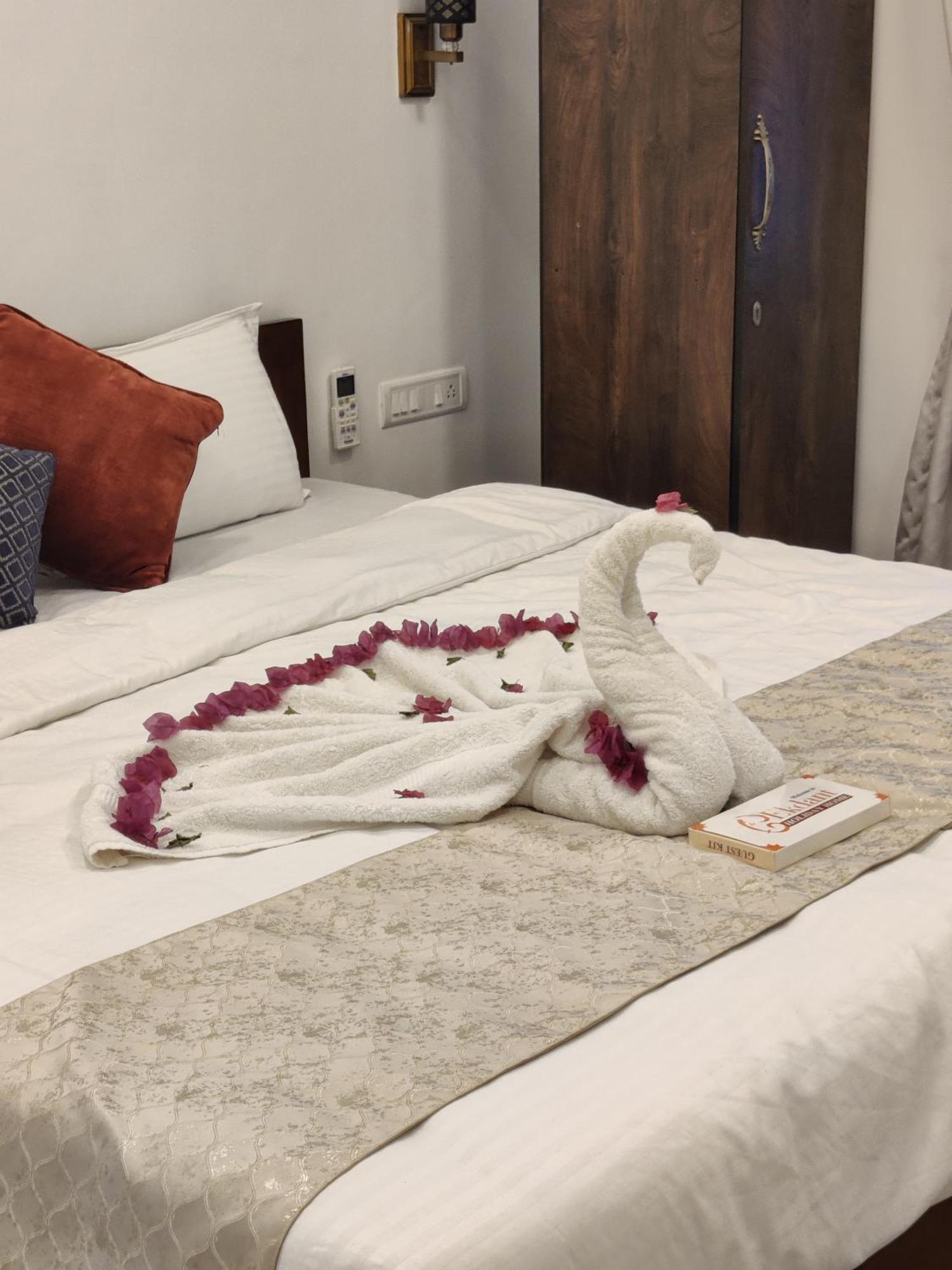 Whitehouse Homestay By Oxystays Hospitality Alibag Bagian luar foto