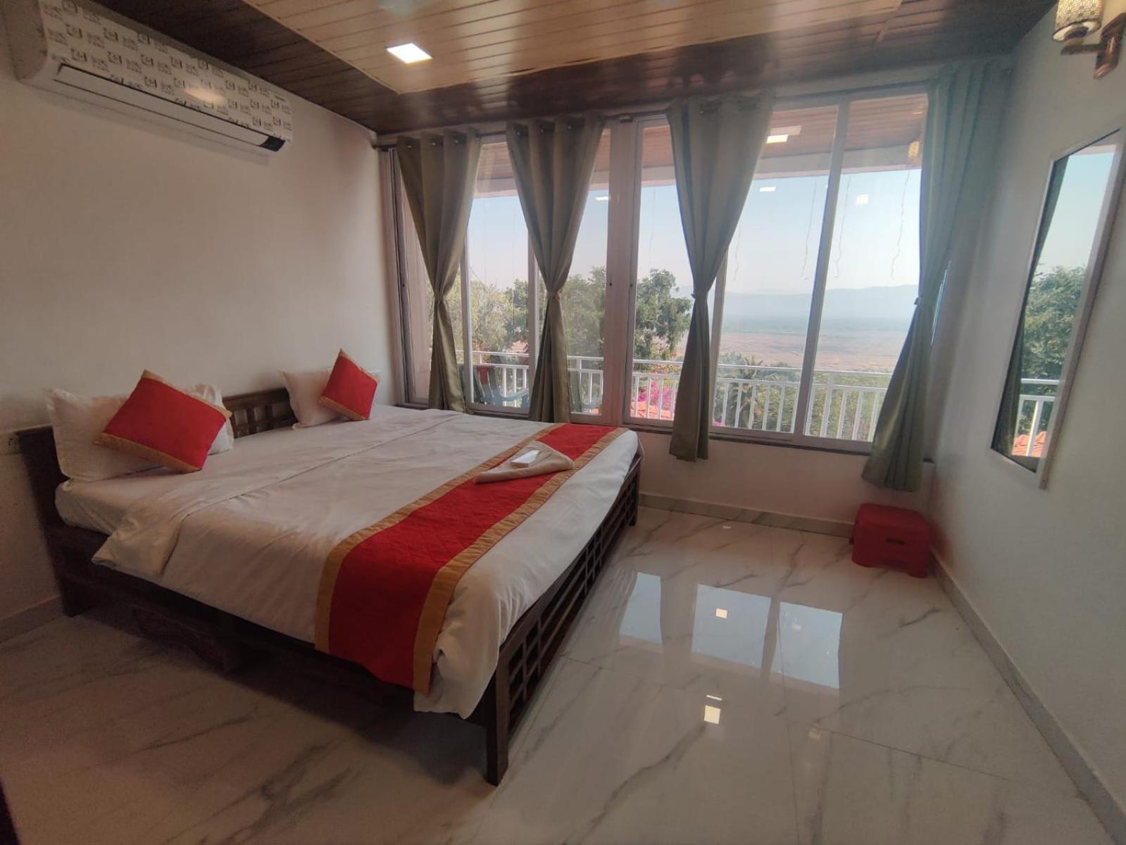 Whitehouse Homestay By Oxystays Hospitality Alibag Bagian luar foto